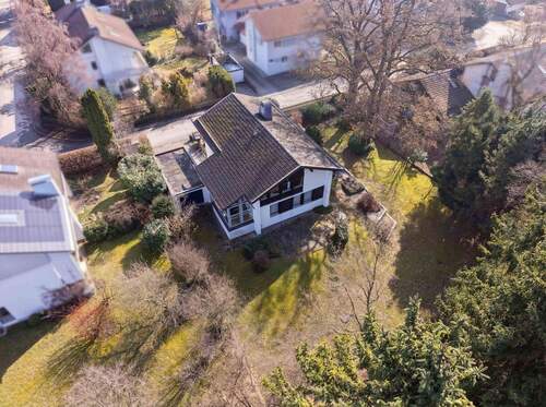 Luftbildaufnahme - 7 Zimmer Mehrfamilienhaus, Wohnhaus in Bernried