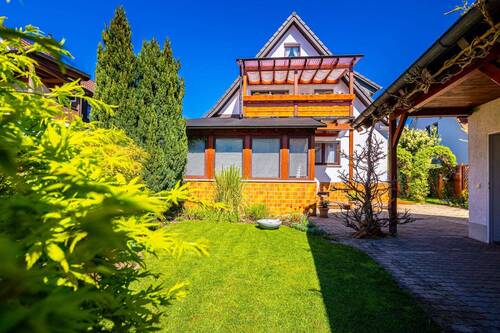 DHH mit Wintergarten - Sehr gepflegte, wohngemütliche Doppelhaushälfte - zentrumsnah und ruhig in Achern-Stadt