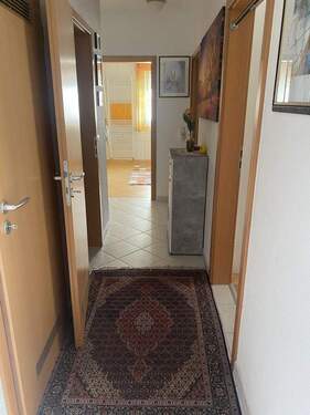 2. Flur - Richtung Bad/Küche - 