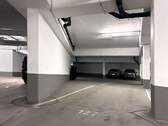Breiter Tiefgaragen-Stellplatz - 