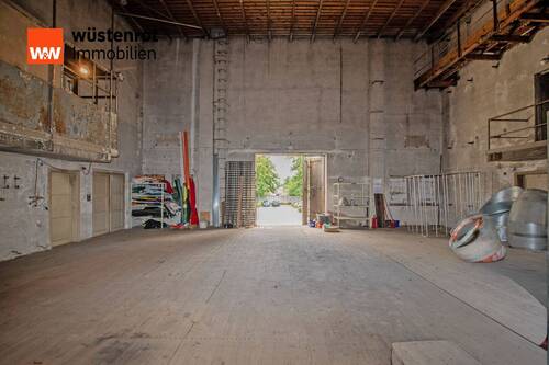 Anlieferhalle - 