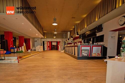 Eingangshalle:Austellung - 