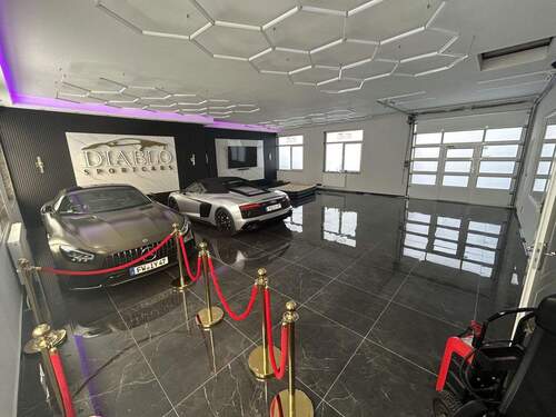 Showroom 1 saniert - 