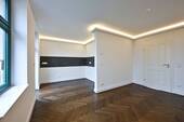 Wohnen & Essen - Ganz oben! + Erstbezug im Dach + Parkett & Fußbodenheizung + Balkon + tolles Bad + LED-Licht