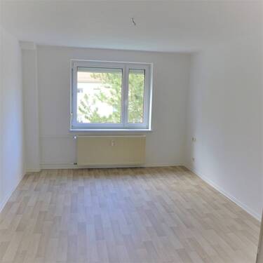 Wohnzimmer - 2 Zimmer Etagenwohnung zur Miete in Borna
