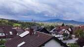 Weitblick Richtung Hersbruck - Sonnige Aussichtslage mit Weitblick - Reiheneckhaus mit Galerie, Studio und großem Garten in Happurg