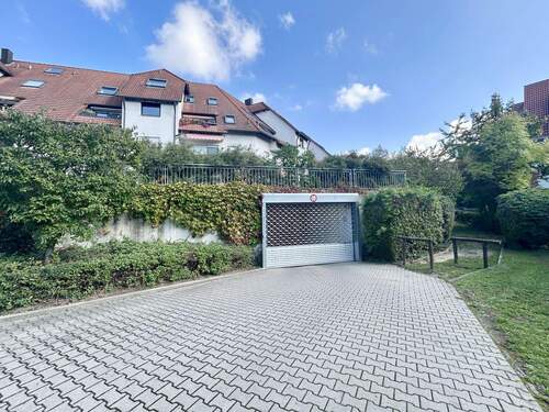 Tiefgaragenzufahrt - 