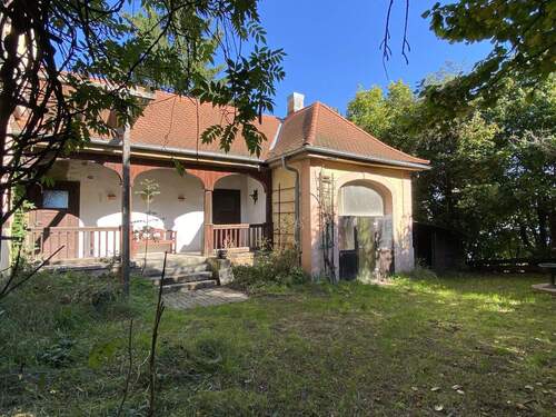 Freisitz und Schuppen - 1 Zimmer Mehrfamilienhaus, Wohnhaus in Feuchtwangen