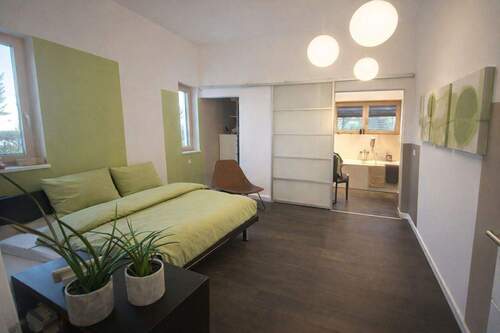 Großzügiges Schlafzimmer 1 - 