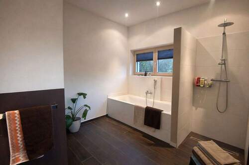 Modernes Komfortbad - 