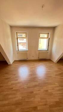 Wohnzimmer - 3 Zimmer Etagenwohnung zur Miete in Neustadt an der Weinstraße