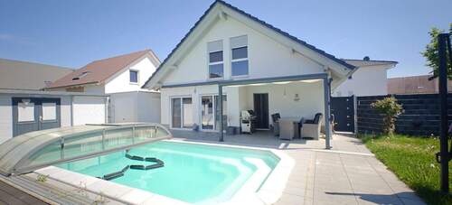 Pool - 4 Zimmer Einfamilienhaus zum Kaufen in Neuried