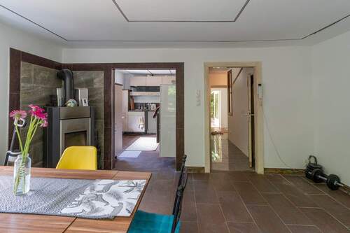 Wohn-/ Essbereich(Haus links) - 