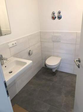 BAD EG - 8 Zimmer Doppelhaushälfte zur Miete in Eggenfelden