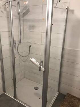 Dusche - Doppelhaushälfte mit 160,00 m&sup2; in Eggenfelden zur Miete