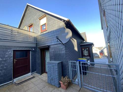 Hinterausgang - 5 Zimmer Einfamilienhaus in Schwarzatal