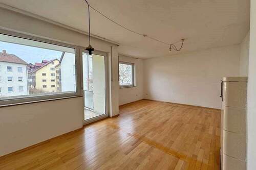 Wohnzimmer - 4 Zimmer Etagenwohnung in Pegnitz