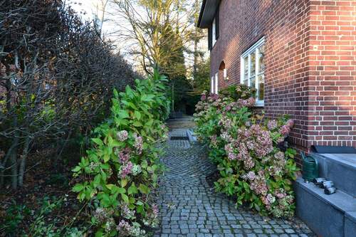 Hauseingang.JPG - 7 Zimmer Einfamilienhaus zur Miete in Hamburg