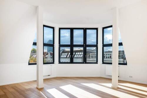 Wohnzimmer - Exklusives 3-Zimmer-Penthouse mit Blick über Berlin Friedrichshain