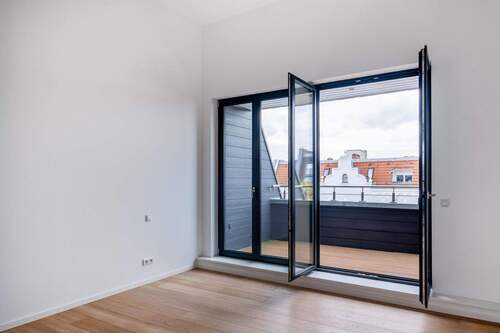 Zimmer mit Zugang zur Loggia - Etagenwohnung mit 128,00 m&sup2; in Berlin zum Kaufen