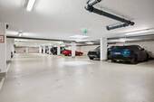 Exklusive Tiefgarage mit großzügigen Parkmöglichkeiten - 