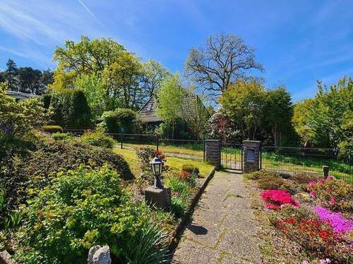 Vorgarten - Einfamilienhaus mit 117,80 m&sup2; in Hamburg-Eißendorf zum Kaufen