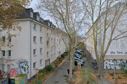 Nachbarschaft jenseits der Brücke - 2 Zimmer Mehrfamilienhaus, Wohnhaus zum Kaufen in Bonn