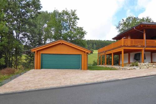 Doppelgarage - Einfamilienhaus mit 400,00 m&sup2; in Weidenberg zum Kaufen