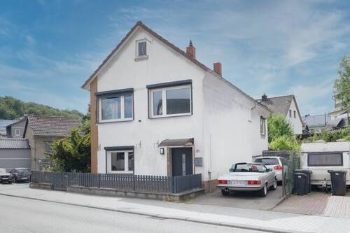 Seitenansicht 2 - 6 Zimmer Einfamilienhaus zum Kaufen in Dillenburg / Niederscheld