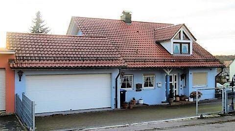 Ansicht Ost mit Doppelgarage - 