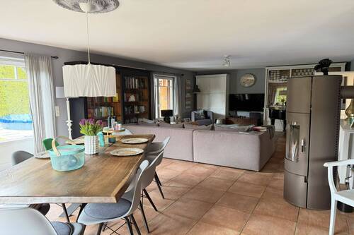 Essbereich und Wohnzimmer - 5 Zimmer Einfamilienhaus zum Kaufen in Tiefenbach