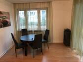 Wohnzimmer 2 - 2 Zimmer Etagenwohnung zur Miete in Frankfurt am Main