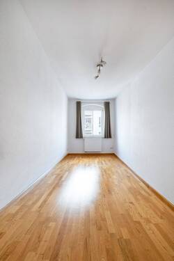 Zimmer 1 - 