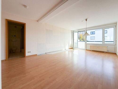 Wohnzimmer - 2 Zimmer Etagenwohnung zum Kaufen in Leonberg