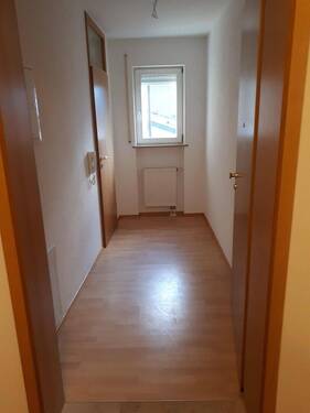 Flur - Etagenwohnung mit 54,20 m&sup2; in Moosburg zur Miete