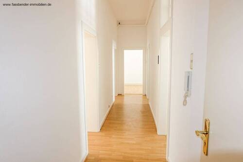 Flur / Diele - Etagenwohnung mit 100,00 m&sup2; in Trier zur Miete