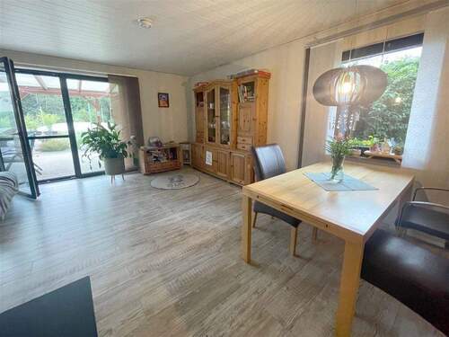 Wohn-/Esszimmer Wohnhaus - 