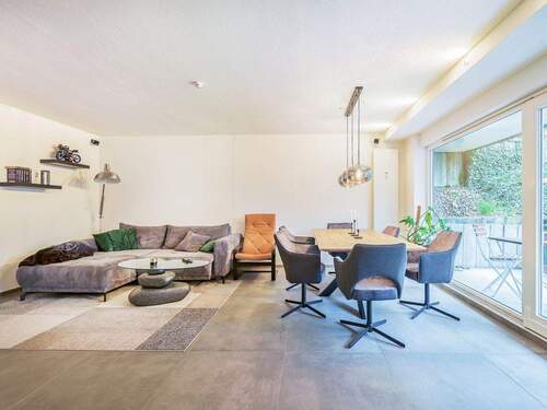 Wohnzimmer Ansicht 2 4 3 - 2 Zimmer Etagenwohnung zum Kaufen in Ettlingen / Oberweier