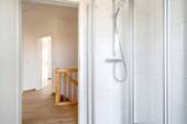 Bad mit Dusche - 