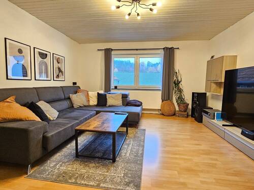 Wohnen - 7 Zimmer Mehrfamilienhaus, Wohnhaus in Seßlach