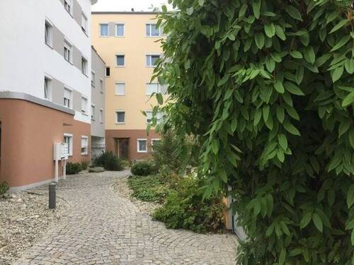 Zugang über Innenhof - 