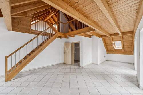 Galeriewohnung - 6 Zimmer Doppelhaushälfte in Kottgeisering