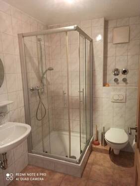 Bild - Badezimmer - 2 Zimmer Etagenwohnung in Trostberg