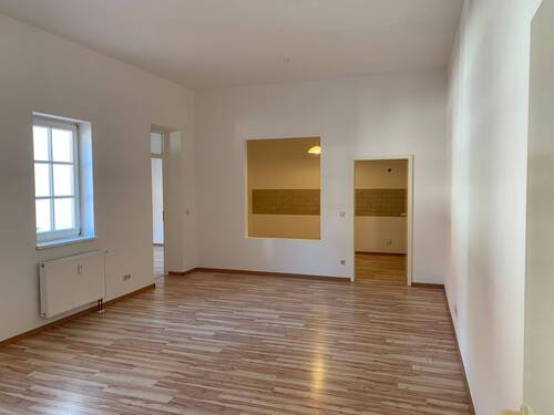 Wohnzimmer 2 - Etagenwohnung mit 66,50 m² in Hildburghausen zur Miete