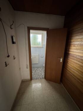 Garderobe und Gäste-WC - 