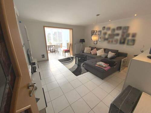 Wohnzimmer mit Wintergarten - 