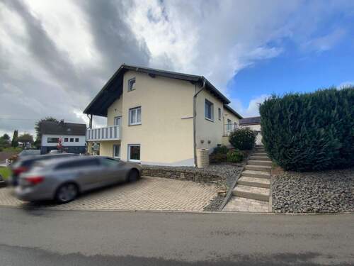 Seitenansicht - Mehrfamilienhaus, Wohnhaus mit 283,00 m&sup2; in Bleialf zum Kaufen