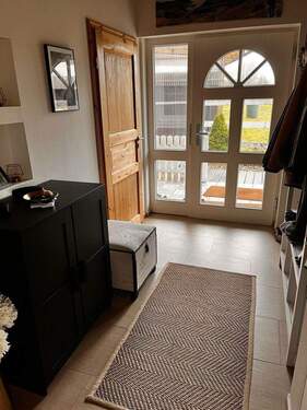 Flur EG - 6 Zimmer Mehrfamilienhaus, Wohnhaus in Westensee