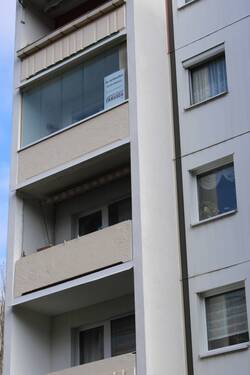 Wohnung mit Balkon - 
