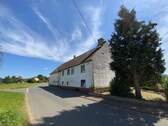 Strassenansicht - 6 Zimmer Bauernhaus, Landhaus zum Kaufen in Wawern